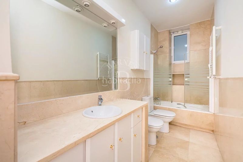 Foto b21f09d7-8543-45d4-a987-8e3918d64478. Piso en El Viso Madrid