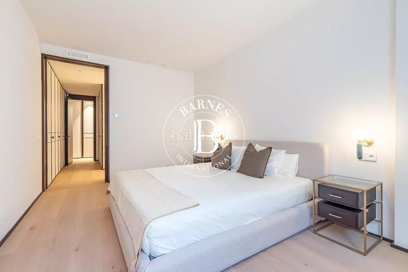 Foto f0f5fa41-f38a-4e04-9b7d-1f2fdf69cb9c. Piso en Recoletos Madrid