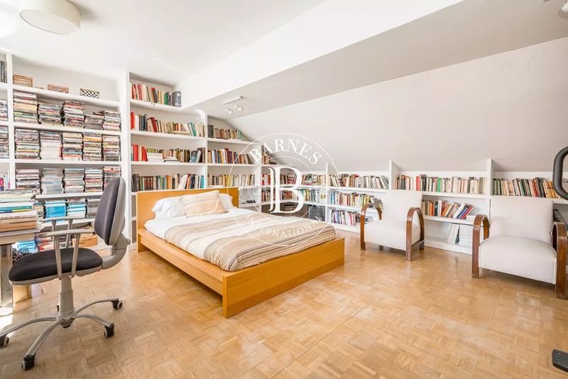 Foto 5cb3d9b8-9a02-4527-a255-4a2c32fd95ac. Casa adossada amb calefacció aparcament piscina a Madrid
