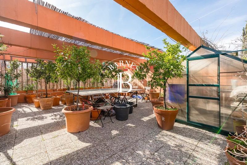 Foto 5d15dd6a-5fdd-4ba0-947d-c0ba749ebfc6. Casa adossada amb calefacció aparcament piscina a Madrid