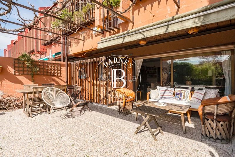 Foto a6726cb4-b31e-46c5-87e5-92d930477bd4. Casa adossada amb calefacció aparcament piscina a Madrid