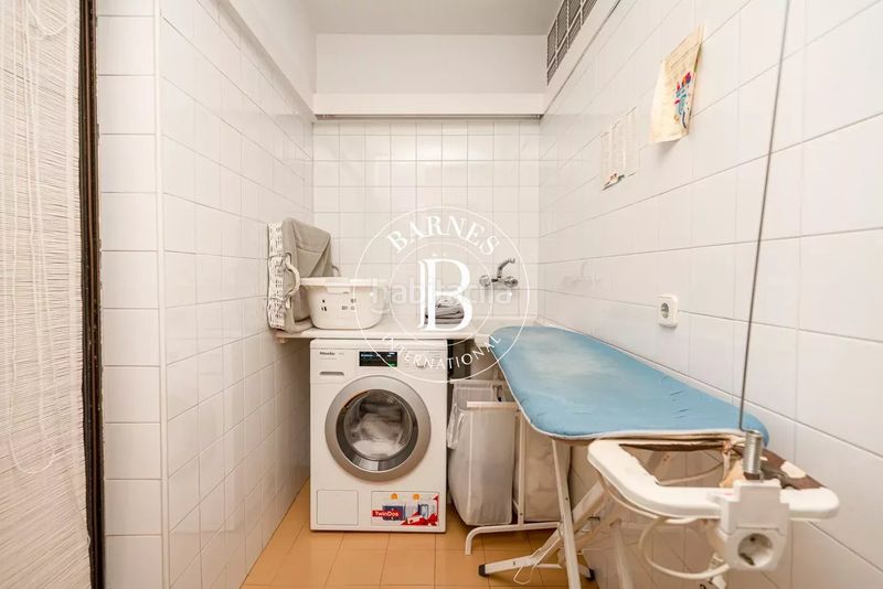 Foto b4670c43-cfb7-4f6c-a058-b059a087e482. Casa adossada amb calefacció aparcament piscina a Madrid
