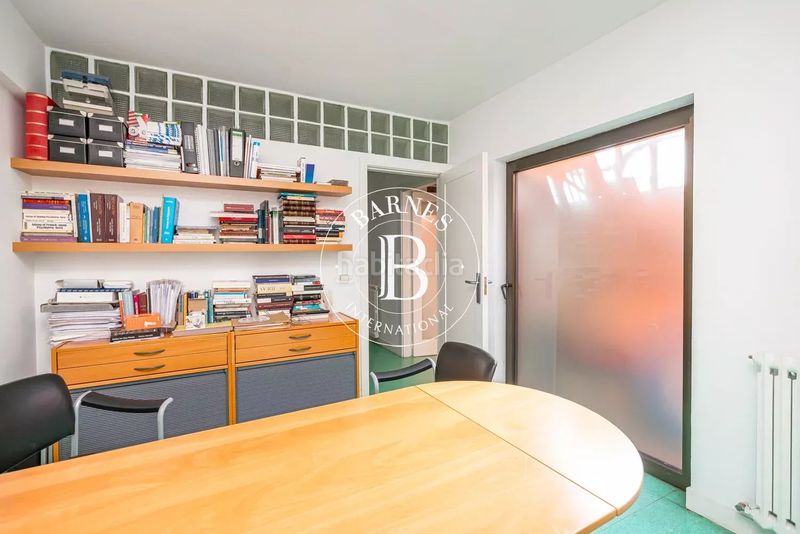 Foto cafdfbff-51b3-4c52-b6ed-5cc7e50c8ef0. Casa adossada amb calefacció aparcament piscina a Madrid
