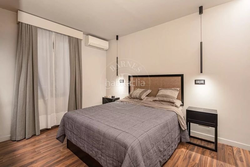 Foto f9e92a36-2d0e-4f45-aabd-bdc087ce8388. Rent flat with heating parking in Sol Madrid