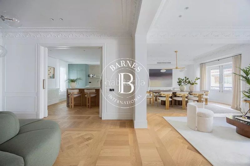 Foto 0c827a18-02d5-438a-ab87-be1fed63365c. Piso en Recoletos Madrid