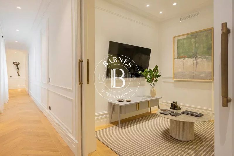 Foto 11eb9cc5-a23e-4cb0-aafe-239961965cd8. Piso en Recoletos Madrid