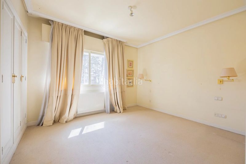 Foto 9a28d566-1be1-450b-a7a3-cc8c794d78c9. Pis amb calefacció piscina a Fuentelarreina Madrid