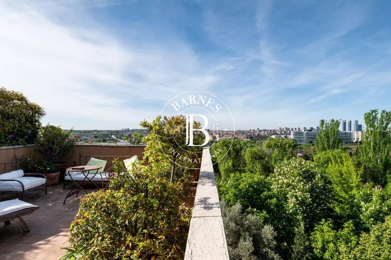 Foto 4f91cb21-21d4-4393-9daf-636ea07ddf78. Àtic amb calefacció aparcament piscina a Sanchinarro Madrid