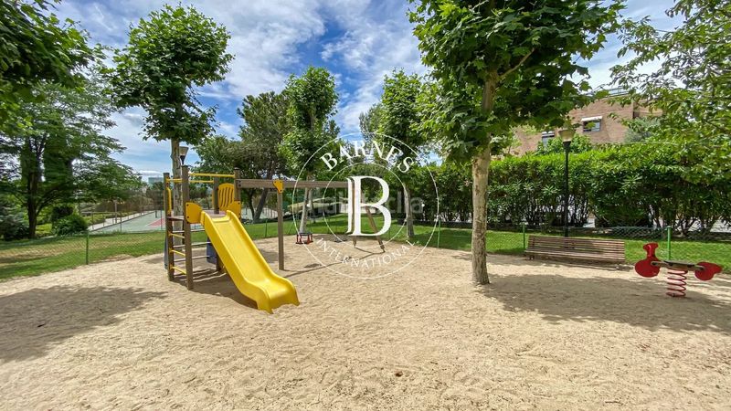 Foto 74b899ed-ffc7-4b30-a48e-f0ea7164f7a8. Àtic amb calefacció aparcament piscina a Sanchinarro Madrid