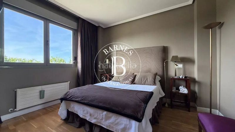 Foto c9935ed5-66db-433e-8271-af3aab209691. Àtic amb calefacció aparcament piscina a Sanchinarro Madrid