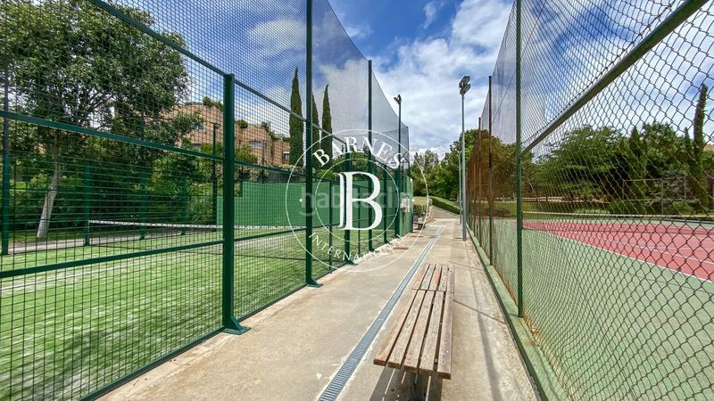 Foto d5f95df9-4c3e-453c-9889-2af174a7ce76. Àtic amb calefacció aparcament piscina a Sanchinarro Madrid