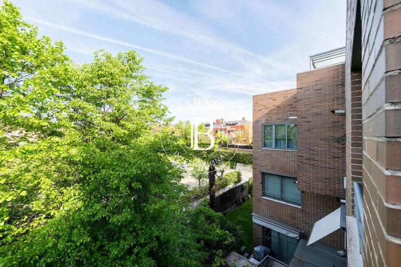 Foto 49248d2f-00bd-4d2a-95f6-345e28d29593. Ático en Sanchinarro Madrid