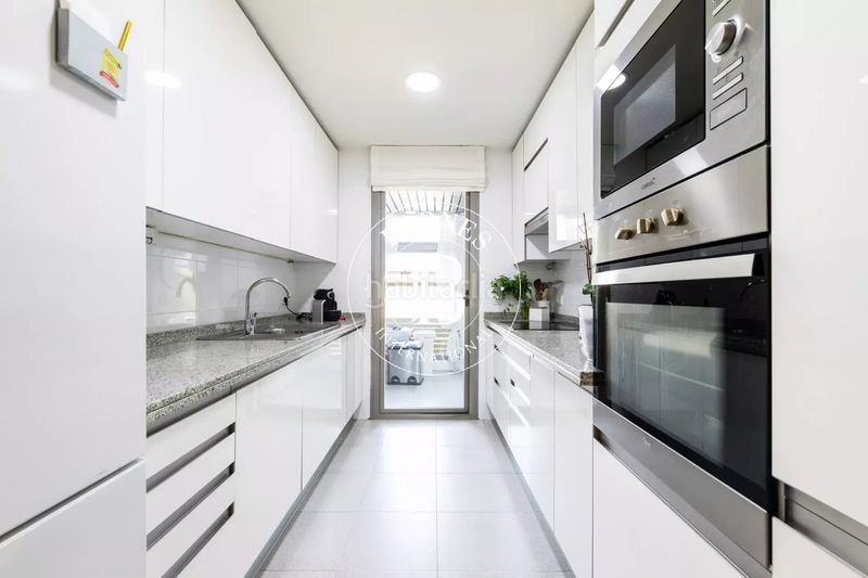 Foto e2aa0b8e-04d2-4cc3-a975-40d23cdd0de6. Ático en Sanchinarro Madrid