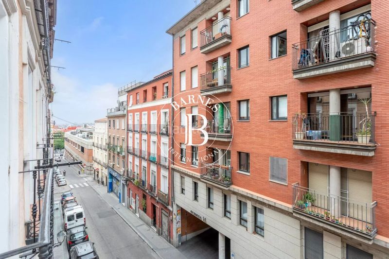 Foto 0c1fa9b4-f574-4711-bd3f-f21cff32b347. Piso en Vallehermoso Madrid