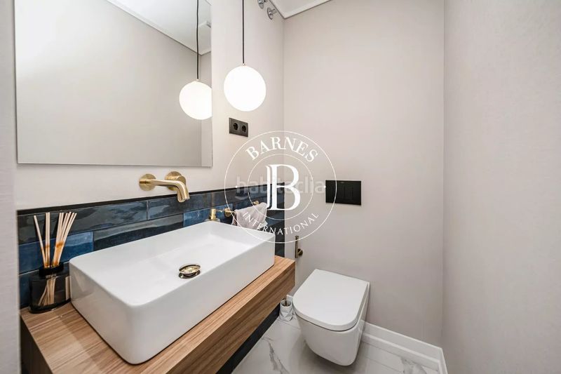 Foto 1c11e2a8-391e-4307-8617-2d250e36778c. Piso en Almagro Madrid