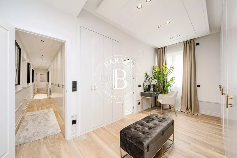 Foto 476c58e4-9539-4ca7-8c57-c3915c48143a. Piso en Almagro Madrid