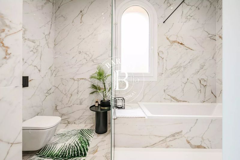 Foto 5ad3d940-a01c-47d2-99b7-f5c8ff559077. Piso en Almagro Madrid
