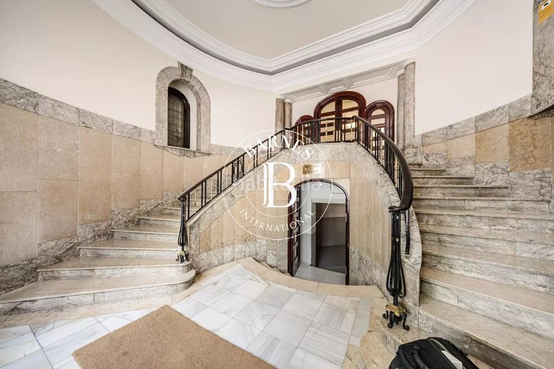 Foto ae095cb7-627c-46a4-906b-b4553d698716. Piso en Almagro Madrid