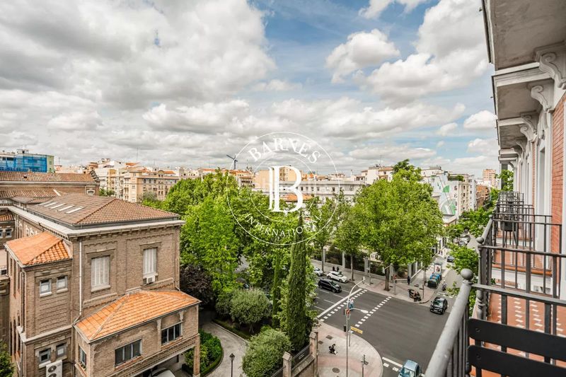 Foto efeea555-1e55-4cb2-84aa-04aa7623f74a. Piso en Almagro Madrid