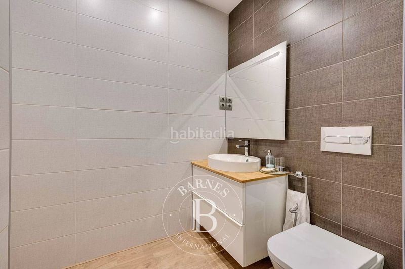 Foto 0baadb9d-883c-4569-a9f9-0b9923933bd0. Pis amb calefacció a Vila de Gràcia Barcelona