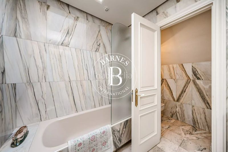 Foto 7f5e5fd2-7cb8-4bb7-9c02-b2304f76cd56. Piso en Castellana Madrid