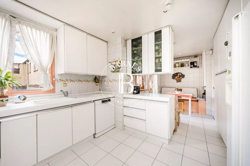 Foto f647b500-7a44-45ed-b68d-d389784d1865. Piso en Castellana Madrid