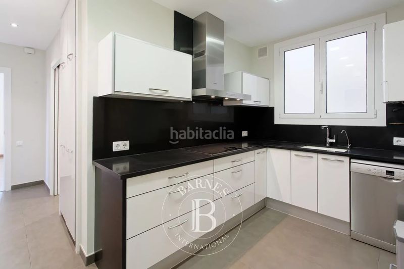 Foto ceda52cc-56b1-4691-891f-9d7fe08a0735. Pis amb calefacció aparcament a Pedralbes Barcelona