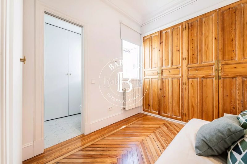 Foto fae8bef3-60c7-4ee1-82bc-c4be73bceeb5. Alquiler piso en Cortes-Huertas Madrid
