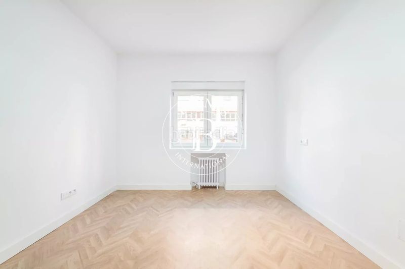 Foto f038194e-2d42-412a-b87d-c46490eeb2e6. Piso en Prosperidad Madrid