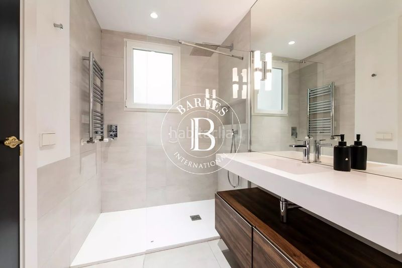 Foto 175a2ccb-dc85-419d-bb1e-46c4a774e7bd. Rent flat with heating parking in El Viso Madrid