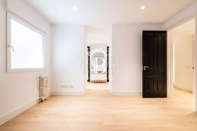 Foto 1a6feaa2-b2ea-4796-9479-84f1dc5165a5. Rent flat with heating parking in El Viso Madrid