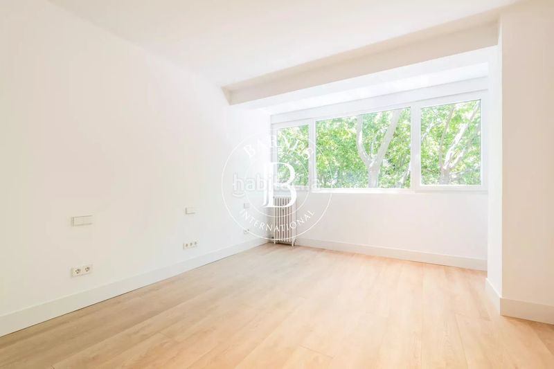 Foto 45d4610c-6638-490f-8937-f71fed5dbf14. Rent flat with heating parking in El Viso Madrid