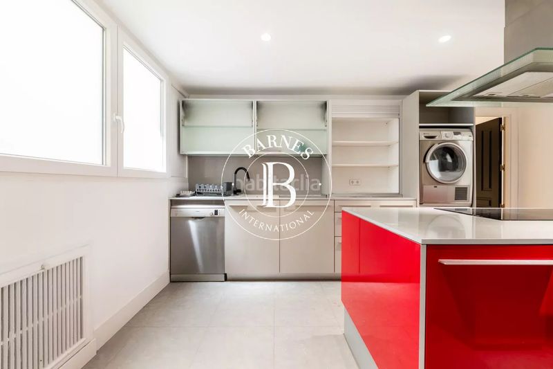 Foto 4a901ebb-9608-409b-9709-58a57aac849f. Rent flat with heating parking in El Viso Madrid