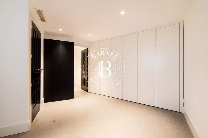 Foto 8ff40496-44b0-48b2-8fc1-2bd723c5f334. Rent flat with heating parking in El Viso Madrid