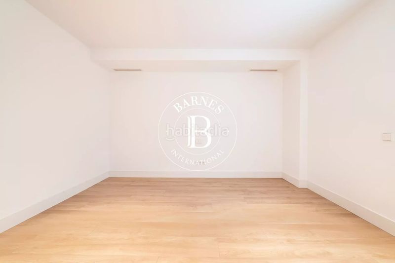 Foto 9b717368-acae-4d7b-8f50-398c2f7fa539. Rent flat with heating parking in El Viso Madrid