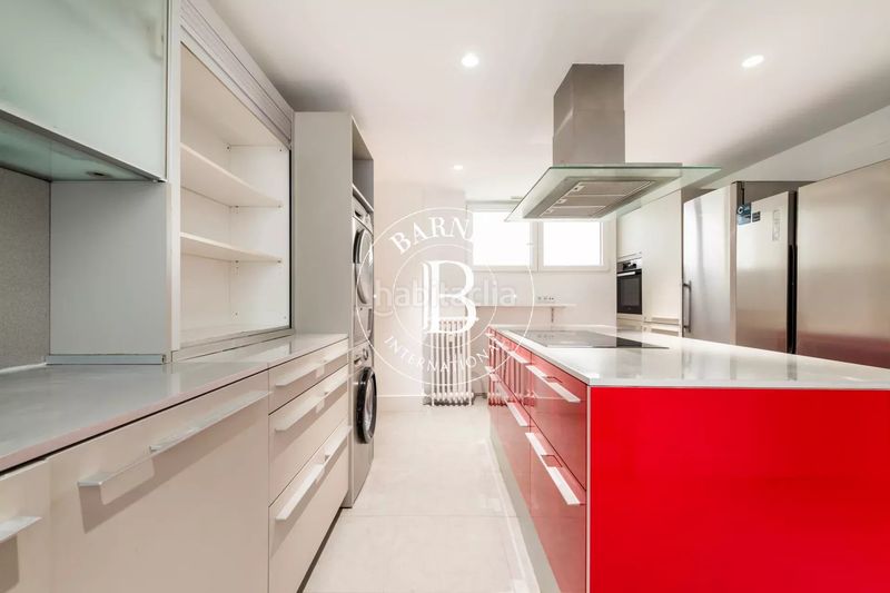 Foto c0fb3753-544f-4492-91af-a0d8a4cb81a3. Rent flat with heating parking in El Viso Madrid