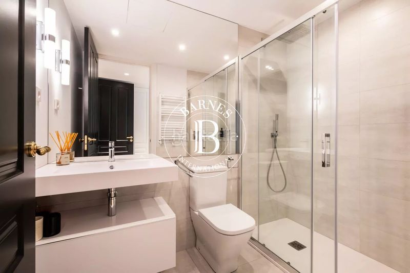 Foto f0f7064c-676a-4979-a678-4050d34a79b0. Rent flat with heating parking in El Viso Madrid