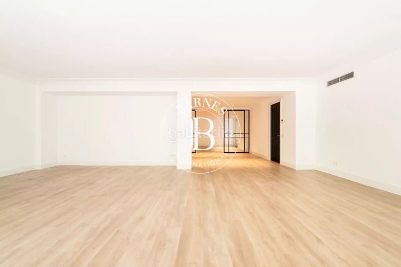 Foto fc9eb0be-074e-4ac7-9db6-830ba5aea7c0. Rent flat with heating parking in El Viso Madrid