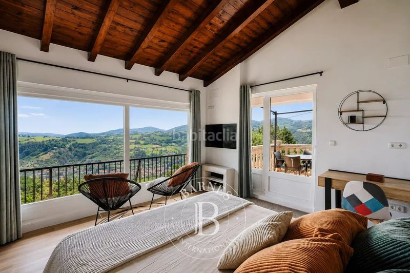 Foto c9a578dd-4479-4613-be9a-ffa18cb17f62. Casa amb calefacció piscina a Mutriku