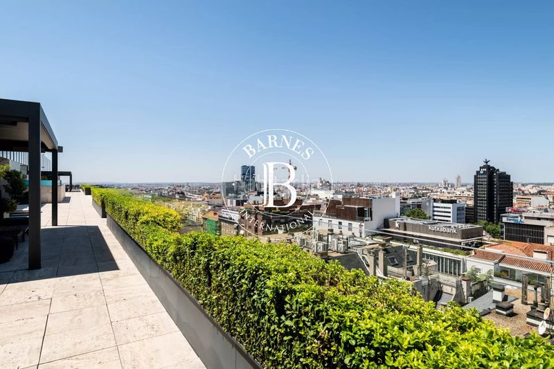 Foto b676e911-b495-4715-92e5-c8c7f5ff4f92. Pis amb calefacció aparcament piscina a Castellana Madrid