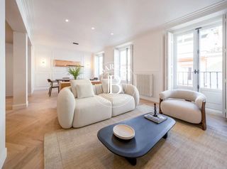 Flat in Sol