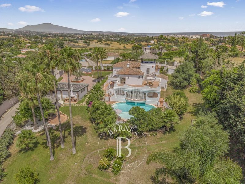 Foto 47f99bf6-6796-470c-9f0c-11269327fa7a. Casa amb calefacció aparcament piscina a Las Lomas Estepona