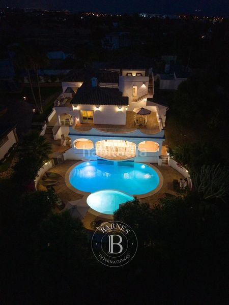 Foto a825f1ee-92ff-48f3-a664-d272bc5d69ed. Casa amb calefacció aparcament piscina a Las Lomas Estepona