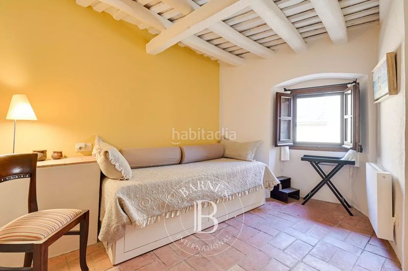 Foto ffd73d08-9ce8-496f-a96d-301f351db6f2. Masia a Ullastret