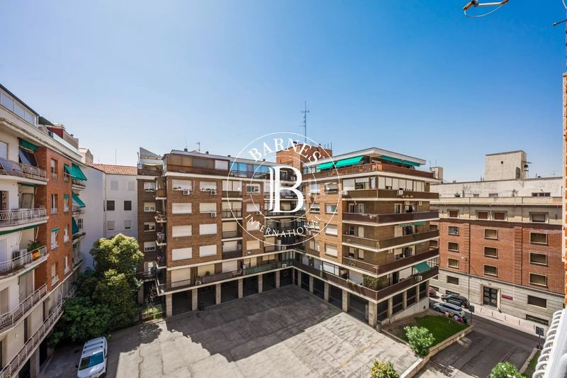Foto 0bddb9a6-5433-4079-a2ed-3fd23f2f23dc. Pis amb calefacció a Argüelles Madrid