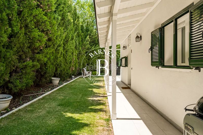 Foto b6b0f8bd-2528-49c0-ba23-aa76c0551519. Rent house with heating parking pool in Redueña