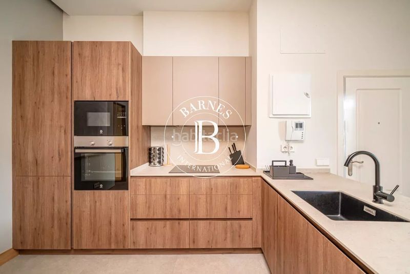 Foto aed13450-6553-456e-b611-c2fdb3803556. Ático en Cortes-Huertas Madrid