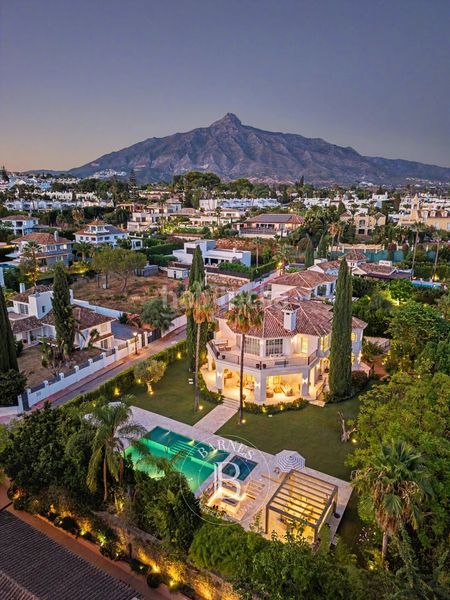 Foto 2fb010eb-eb56-4689-93e2-c4c8de078df6. Casa amb calefacció piscina a Las Brisas Marbella