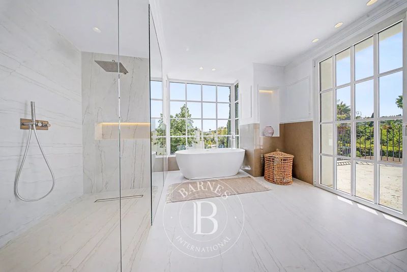 Foto 8bf9d21a-8dee-4257-8755-70d3d02606e1. Casa amb calefacció piscina a Las Brisas Marbella