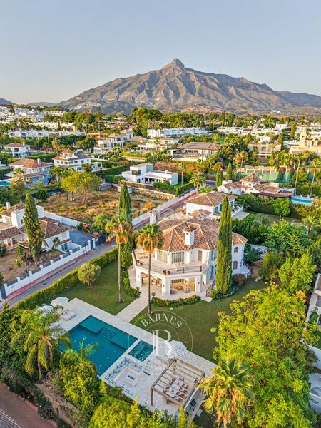 Foto abf68b05-e941-42cc-804f-ea820c0ce9f5. Casa amb calefacció piscina a Las Brisas Marbella